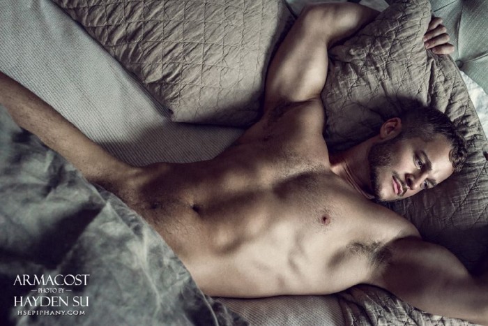 Austin-Armacost-2016-Calendar-Hayden-Su-Burbujas-De-Deseo-05-700x467