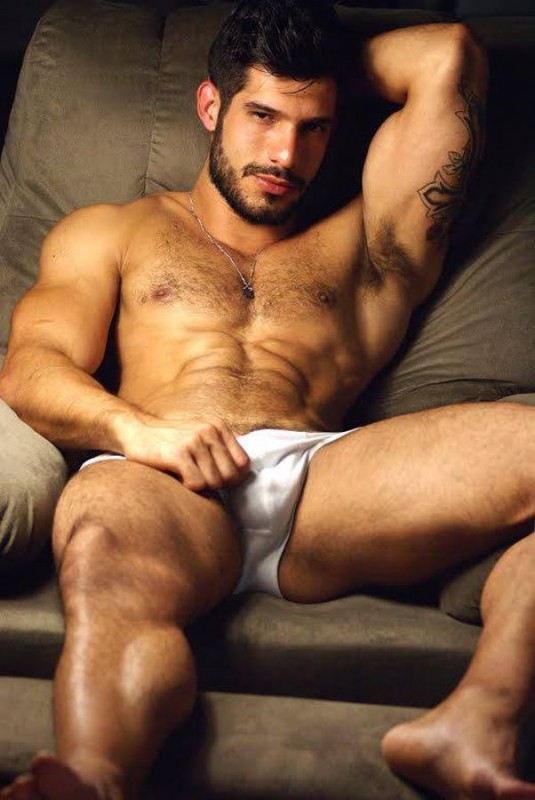 Diego-Altino-Hot-Macho-Burbujas-De-Deseo-01-535x800