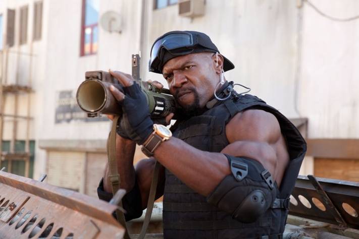 i-mercenari-2-terry-crews-nei-panni-di-hale-caesar-in-una-scena-247771.jpg