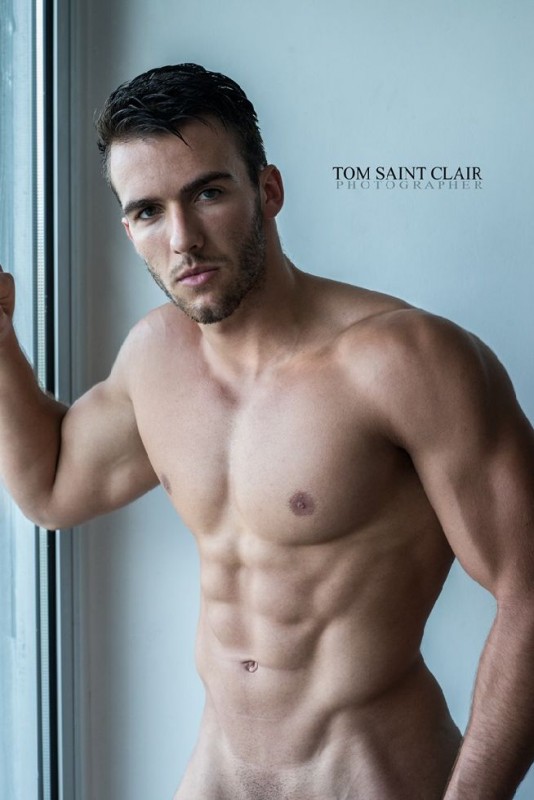 Thibaud-Erotic-Dream-Tom-Saint-Clair-Burbujas-De-Deseo-01-534x800