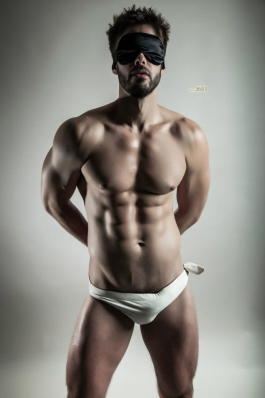 Jon-Foehl-Erotismo-Masculino-Burbujas-De-Deseo-01-534x800